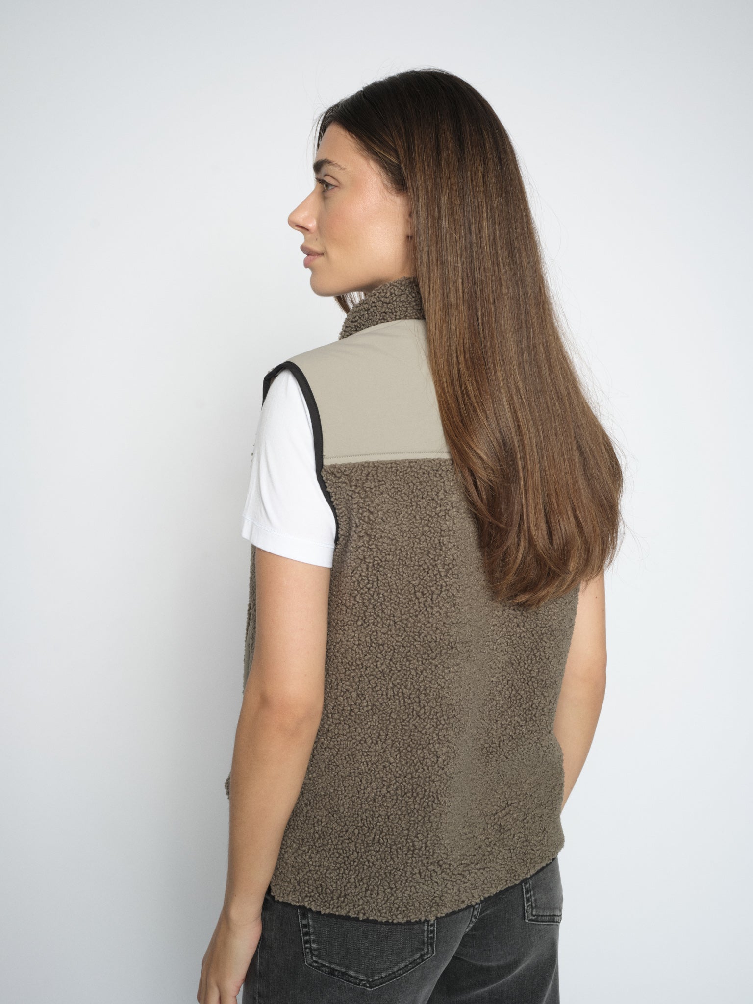 Modelshot / Dusty Olive / Detail